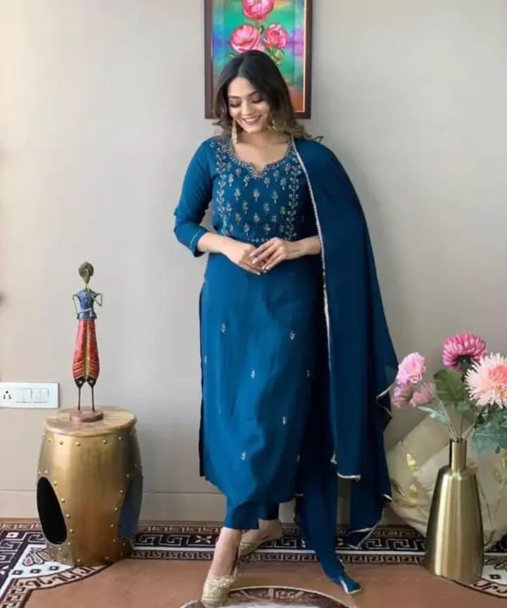 Kurti Set with Dupatta & Bottom Wear 3 Piece Z67